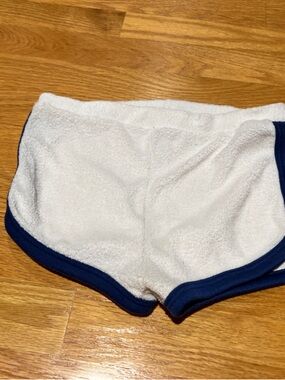 Vintage girls size 6 White Terry Shorts with Navy Trim